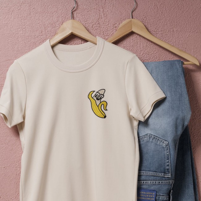 Écusson banane thermocollant sur un ttee-shirt
