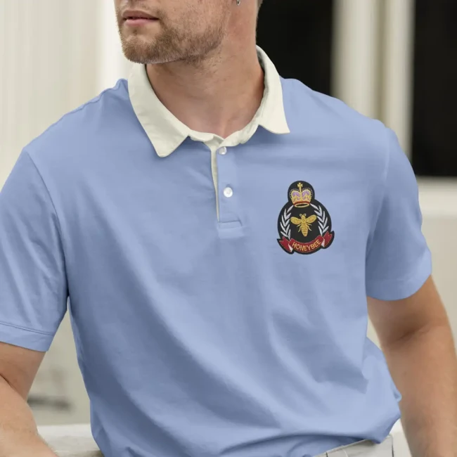 Écusson brodé abeille et lauriers pour personnaliser un vêtement avec style Patch thermocollant abeille dorée avec bannière bordeaux
