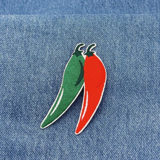 patch brodé piments vert et rouge, version bicolore
