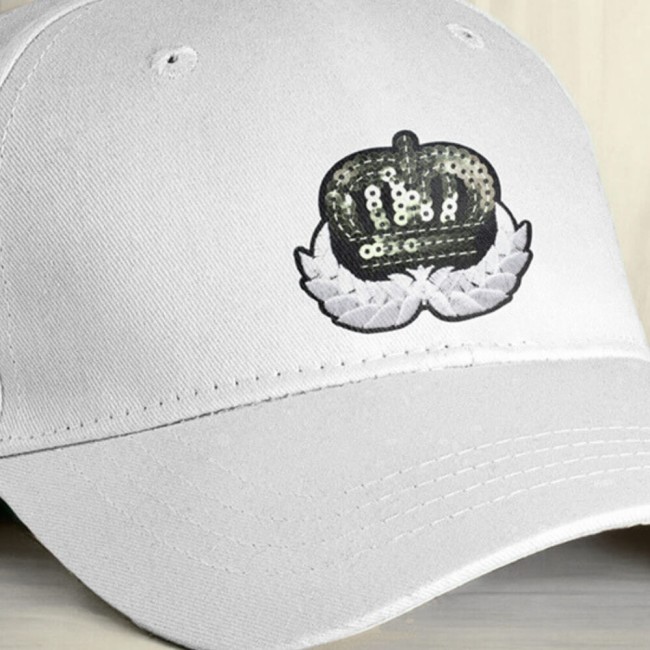 Patch brodé à sequins dorés Écusson couronne à sequins posé sur une casquette