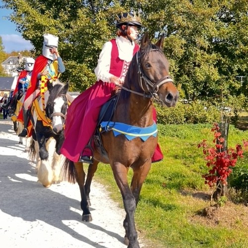 Bijoux Geneviève Kate et Équanimie - Fête du cheval de Blangy-le-Château - Octobre 2025 - Le cortége des cavaliers 