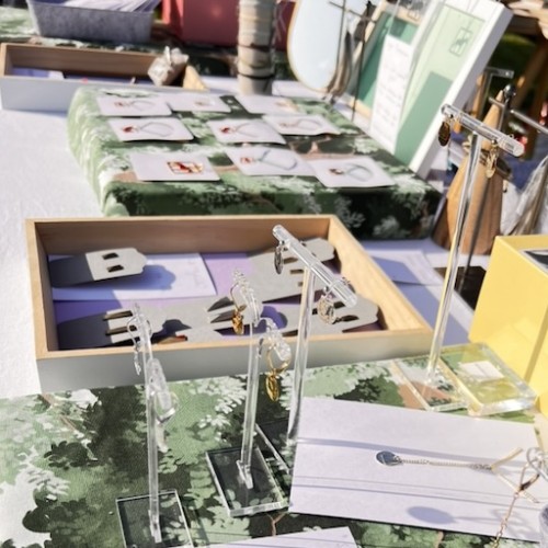 Bijoux Geneviève Kate et Équanimie - Fête du cheval de Blangy-le-Château - Octobre 2025 - Stand sous le soleil