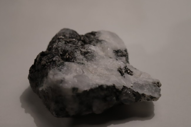 Pierre de Lune/biotite brute