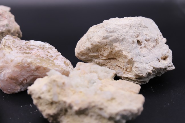 Rhodocrosite brute du Bulgarie Rhodocrosite brute du Bulgarie