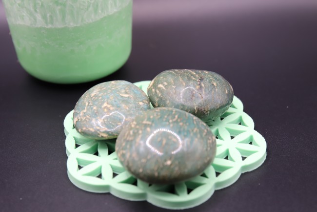 Galet en Amazonite vert sombre Galet en Amazonite vert sombre