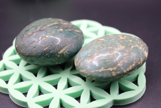 Galet en Amazonite vert sombre Galet en Amazonite vert sombre