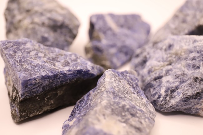 Sodalite brute du Brésil