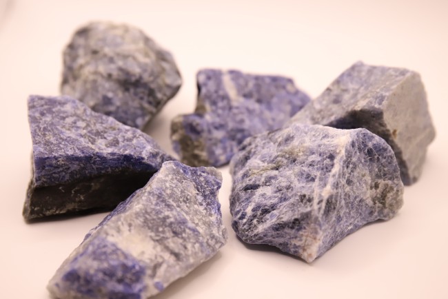 Sodalite brute du Brésil