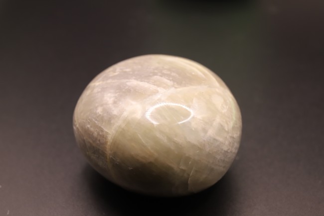Galet Microcline (Pierre de lune) Galet Microcline (Pierre de lune)