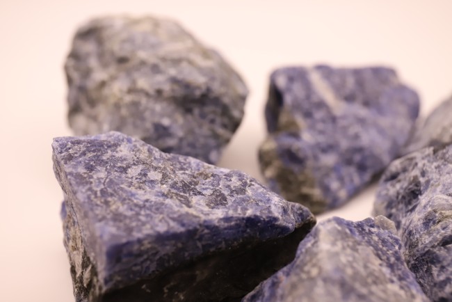 Sodalite brute du Brésil