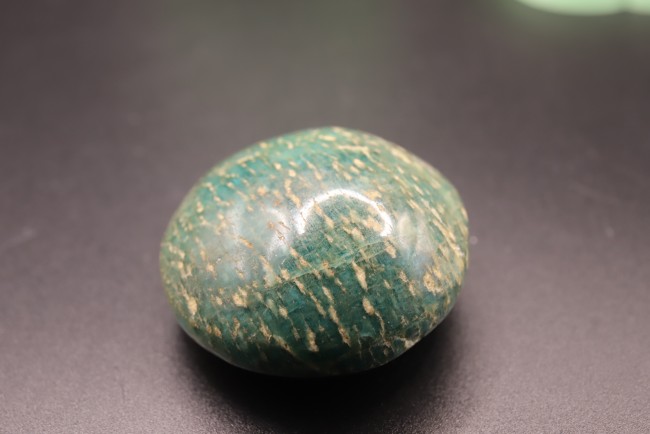 Galet en Amazonite vert sombre Galet en Amazonite vert sombre