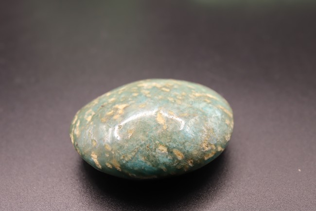 Galet en Amazonite vert sombre Galet en Amazonite vert sombre