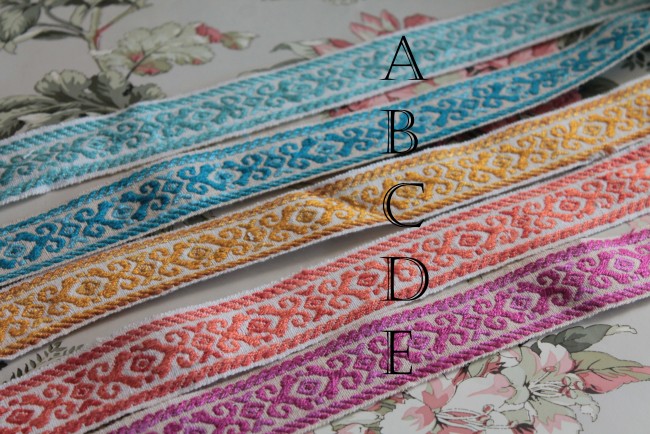 IMG_5605 - Copie Passementerie vintage colorée en galon jacquard français