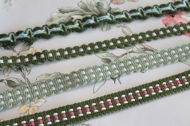 IMG_6653 Les 4 galons verts sont présentés à plat