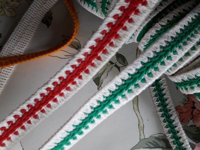 Galon passementerie français vintage vert et écru Galon d’ameublement vintage vert et écru 16 mm