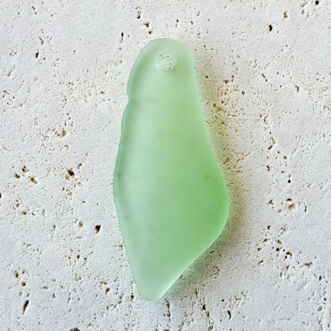 1 Pendentif éclat de verre, péridot, verre recyclé, 48x22 mm
