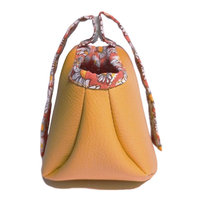 panier-maquillage-jaune-profil