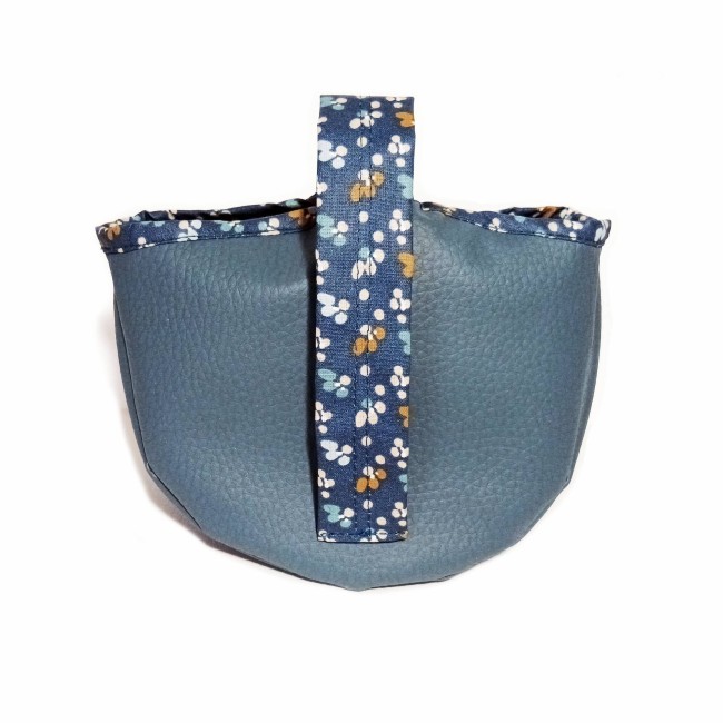 panier-maquillage-original-bleu-recto