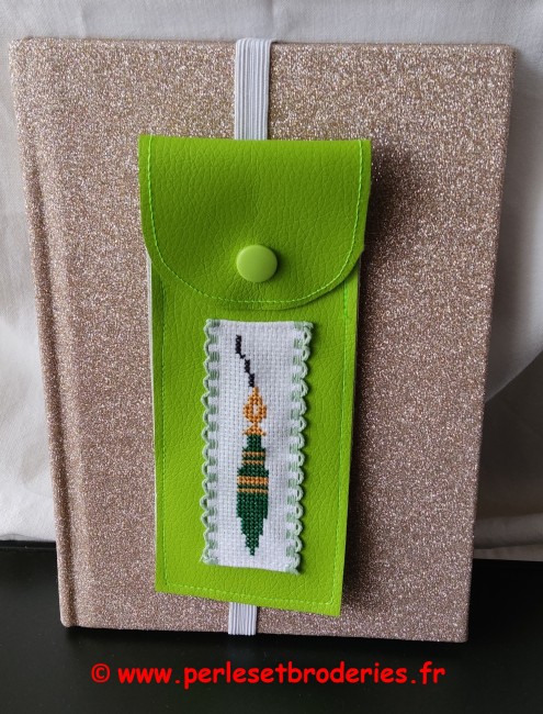 Simili vert anis - Porte plume rayé vert doré