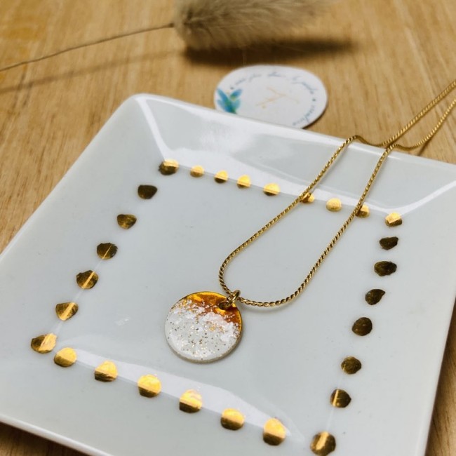 collier mimosa blanc