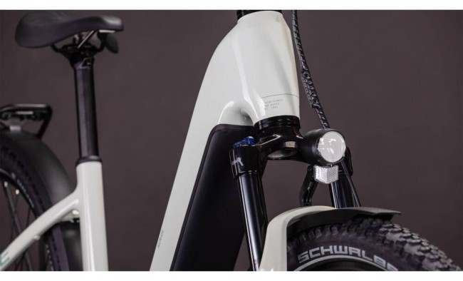 68b7d85f3a133627266456 VTC Électrique Cube Nuride Hybrid Performance 600 Easy Entry Shimano Cues 10V 600 Wh 29'' Beige Desert Stone Vert 2026