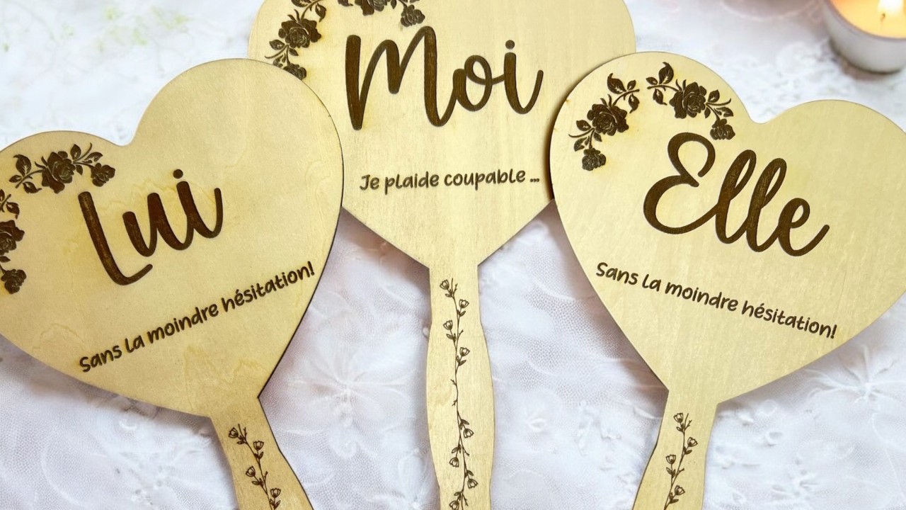 Pancartes Il ou Elle pour jeu des mariés personnalisées