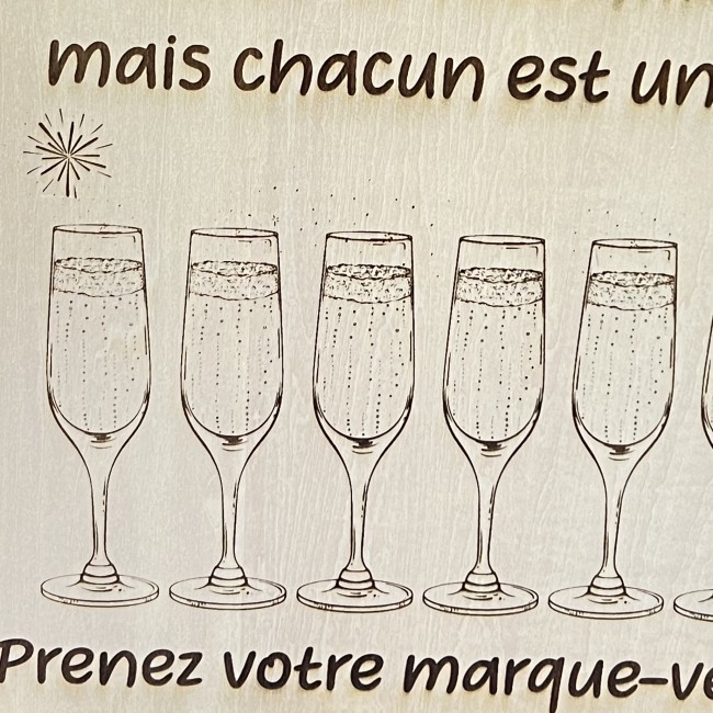 détail gravure panneau mariage bois verres champagne gravure panneau bois mariage marque-verres champagne