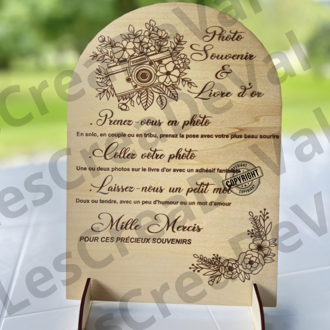 panneau bois livre d’or photobooth mariage en extérieur décoration naturelle