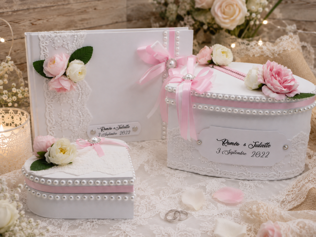 Collection Linette mariage assortie avec boîte à alliances, urne et livre d’or blanc et rose