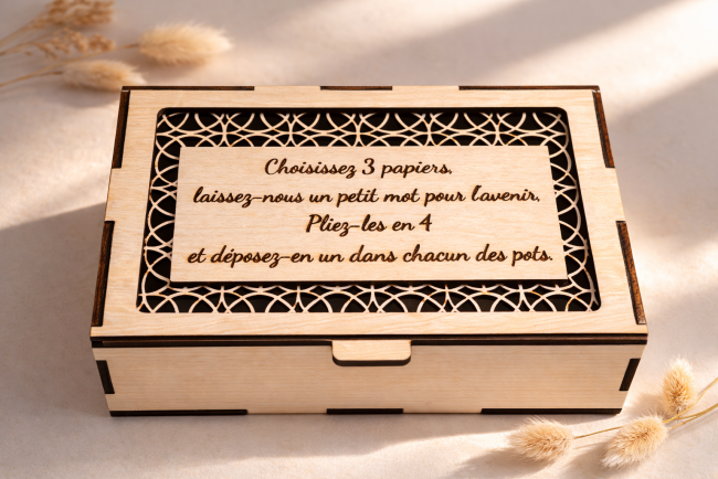 Coffret en bois gravé pour livre d'or original de mariage