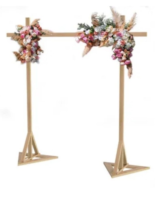 Arche de cérémonie en bois décorée de fleurs séchées à louer pour un mariage à Toulouse