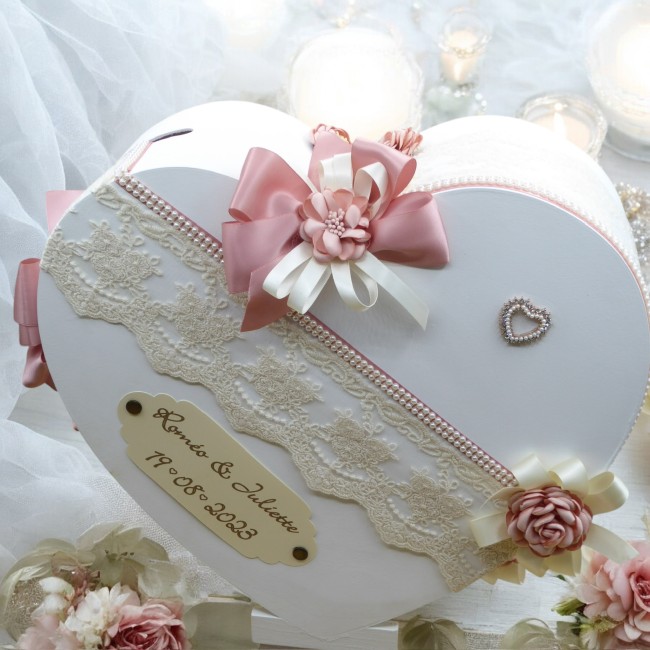 Urne de mariage personnalisée en bois forme cœur