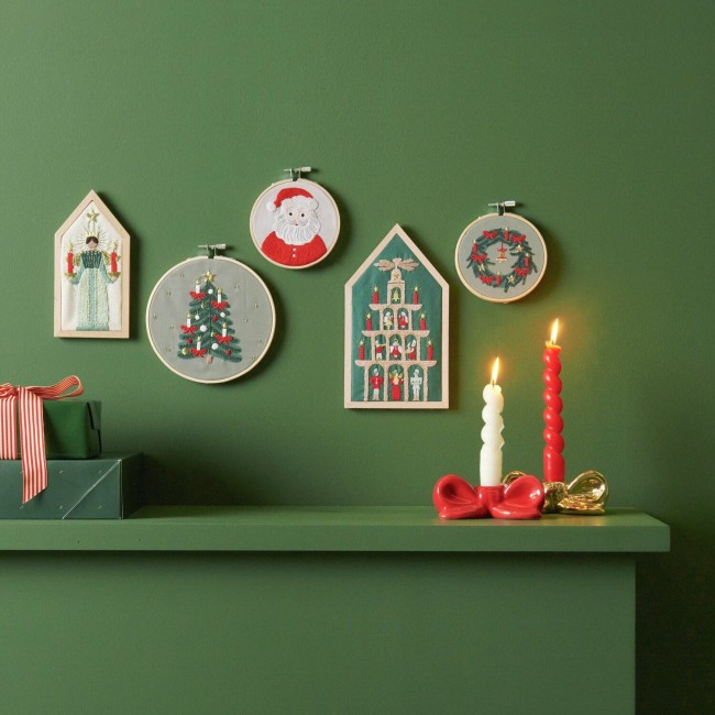 Kit de broderie pré dessiné - Couronne de Noël 10 CM
