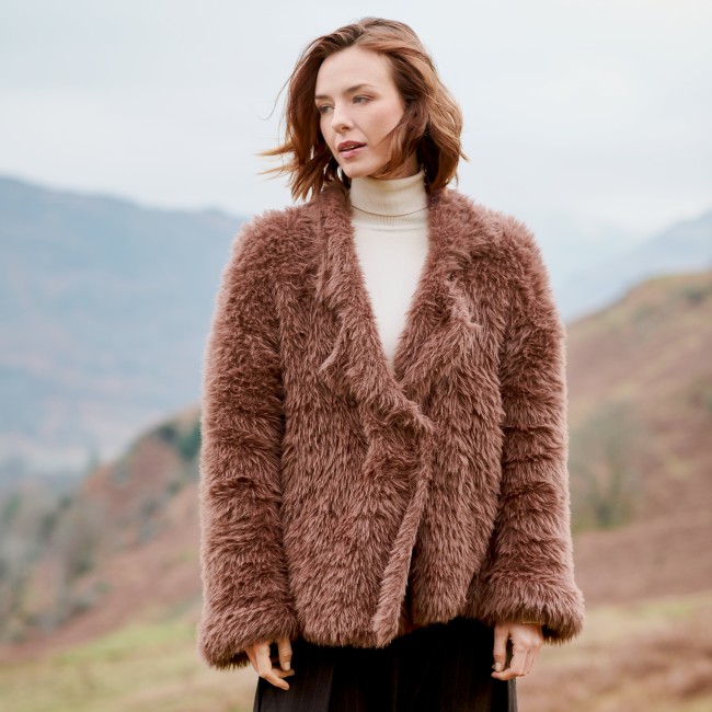 Creative Fur - 008 Chocolat 100 GR 130 M Rico Design Creative Fur - 008 Chocolat 100 GR 130 M Rico Design