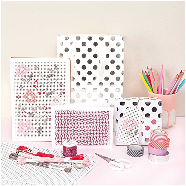 Fil à broder Metallic N° 10 - 313 Rose 40 M Fil à broder Metallic N° 10 - 313 Rose 40 M | Little Tricot