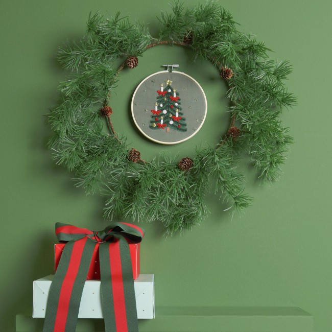 Kit de broderie pré dessiné - Sapin de Noël 18,5 CM