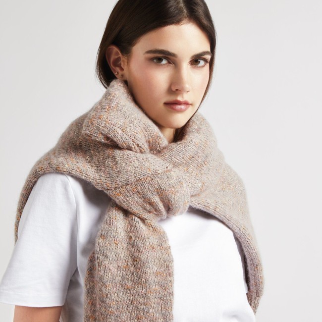 Essentials Baby Alpaca Loves Silk - 014 Poussière 25 GR 200 M Essentials Baby Alpaca Loves Silk - 014 Poussière 25 GR 200 M