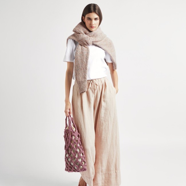 Essentials Baby Alpaca Loves Silk - 014 Poussière 25 GR 200 M Essentials Baby Alpaca Loves Silk - 014 Poussière 25 GR 200 M