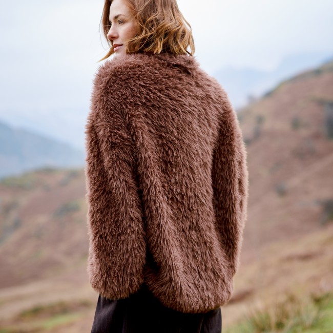 Creative Fur - 008 Chocolat 100 GR 130 M Rico Design Creative Fur - 008 Chocolat 100 GR 130 M Rico Design