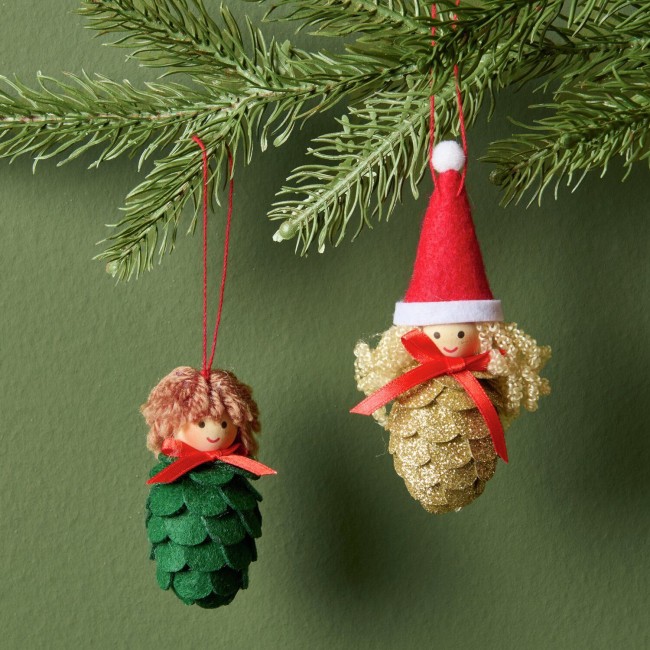 Pendentif Pomme de pin en feutre - Vert  6,8 x 3,3 x 3,3 cm