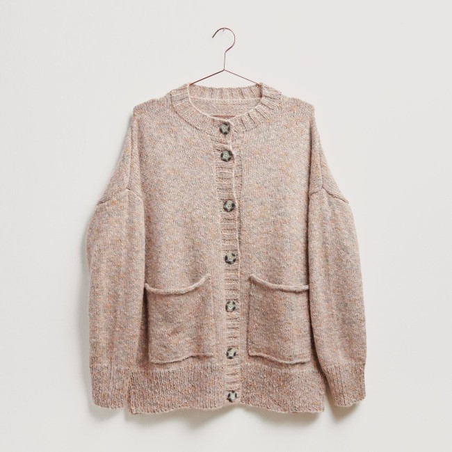 Essentials Baby Alpaca Loves Silk - 014 Poussière 25 GR 200 M Essentials Baby Alpaca Loves Silk - 014 Poussière 25 GR 200 M