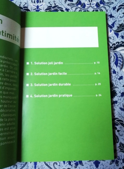 Livre Petits jardins grandes solutions d'Emilie Courtat