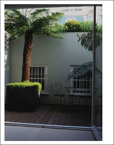 Livre Micro-jardins Patios, cours, terrasses, balcons