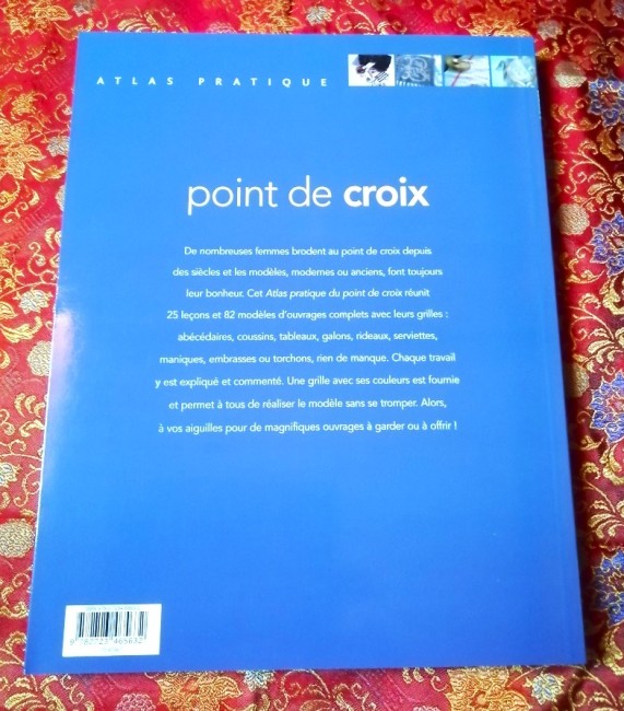 Livre Point de croix des éditions Atlas Pratique