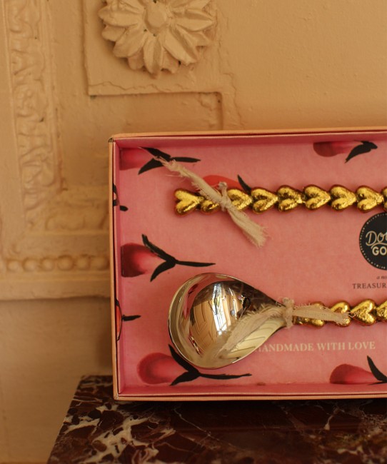 Holly-Heart-Salad-Server-Set-in-Giftbox-doing-goods-1.30.10.041.923.3-aw25-2-web