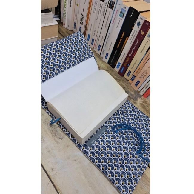 Couverture livre en tissu fait main, couvre-livre de poche, cache couverture en tissu coton - vue 4 Couverture livre en tissu fait main, couvre-livre de poche, cache couverture en tissu coton - vue 4