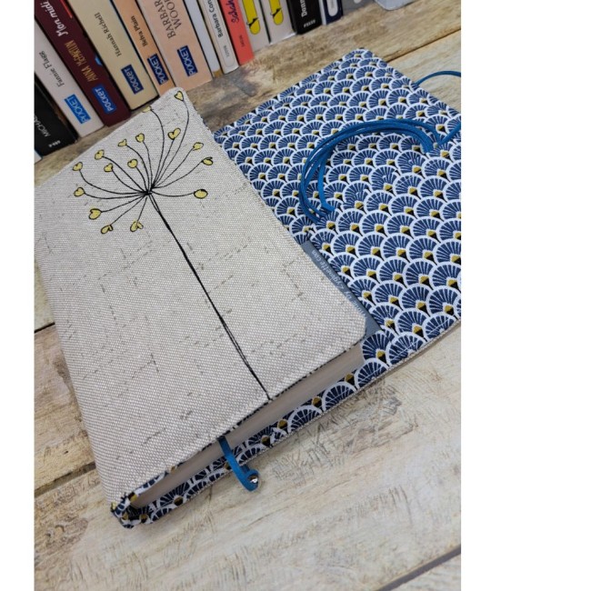 Couverture livre en tissu fait main, couvre-livre de poche, cache couverture en tissu coton - vue 3 Couverture livre en tissu fait main, couvre-livre de poche, cache couverture en tissu coton - vue 3