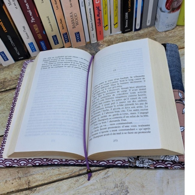 Couverture livre en tissu fait main, couvre livre de poche, cache couverture en tissu coton - vue 7 Couverture livre en tissu fait main, couvre livre de poche, cache couverture en tissu coton - vue 7