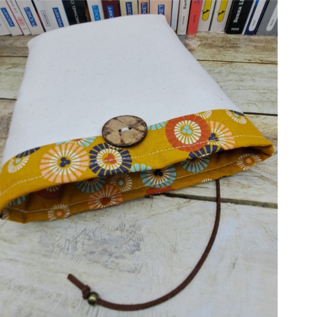Protège livre, pochette livre en tissu fait main, housse pour livre de poche en tissu coton tissé blanc cassé vue 4