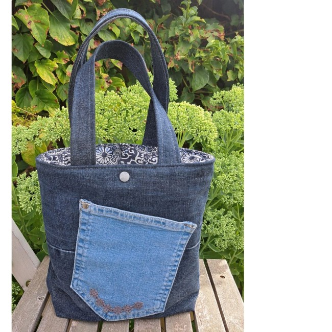 Sac à main, petit sac en tissus jeans et coton - 24 x 22 x 8 cm vue 1 Sac à main, petit sac en tissus jeans et coton - 24 x 22 x 8 cm vue 1